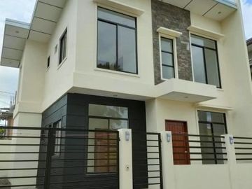 BACOLOD HOUSE Ready for occupancy 4 bedrooms 15k pesos reservation