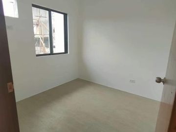 BACOLOD HOUSE Ready for occupancy 4 bedrooms 15k pesos reservation