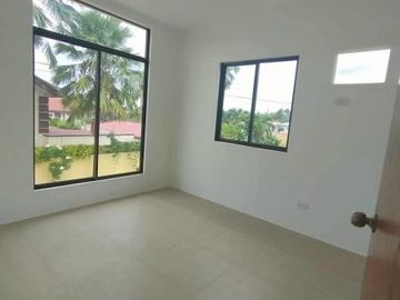 BACOLOD HOUSE Ready for occupancy 4 bedrooms 15k pesos reservation