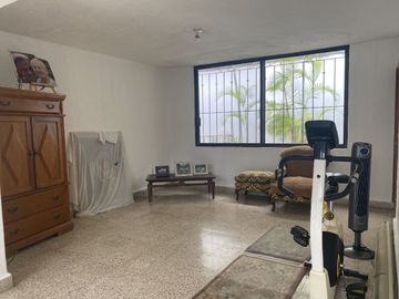 Lomas de la selva a una cuadra del hospital parres