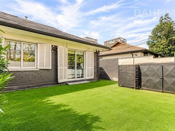 Venta casa un piso 3D/2B con gran terraza y quincho Vitacura