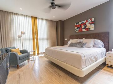 Condominio con campo de golf, Yucatan Country Club.