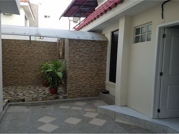 casa de venta en manta  zona sur Manabí