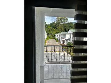 Vendo Hermosa casa en la Avenida Centenario, Armenia -Quindio
