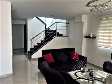 Vendo Hermosa casa en la Avenida Centenario, Armenia -Quindio