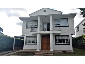 Vendo Hermosa casa en la Avenida Centenario, Armenia -Quindio