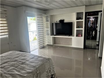 Vendo Hermosa casa en la Avenida Centenario, Armenia -Quindio