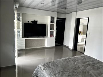 Vendo Hermosa casa en la Avenida Centenario, Armenia -Quindio