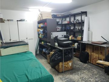 VENTA DE CASA/ OFICINA/ LOCAL /CENTRICO