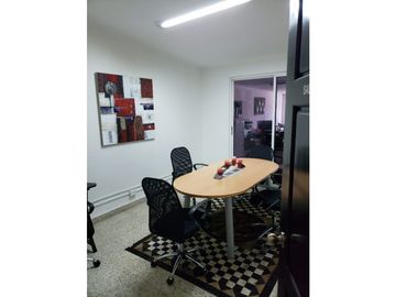 VENTA DE CASA/ OFICINA/ LOCAL /CENTRICO