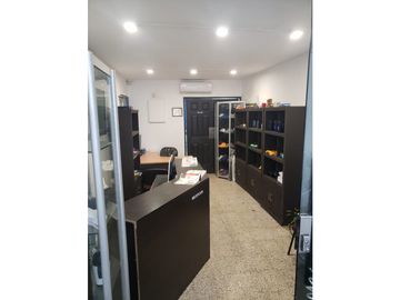 VENTA DE CASA/ OFICINA/ LOCAL /CENTRICO