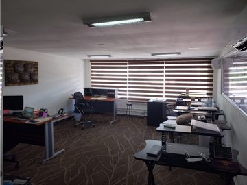VENTA DE CASA/ OFICINA/ LOCAL /CENTRICO