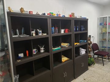 VENTA DE CASA/ OFICINA/ LOCAL /CENTRICO