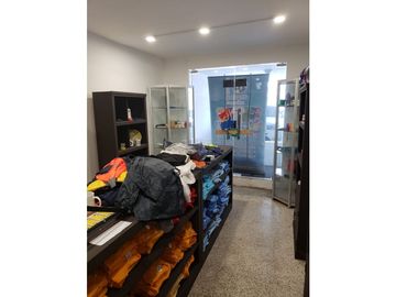 VENTA DE CASA/ OFICINA/ LOCAL /CENTRICO
