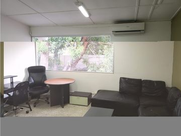 VENTA DE CASA/ OFICINA/ LOCAL /CENTRICO