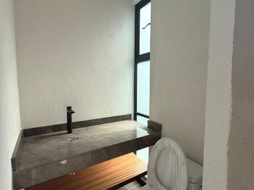 CASA EN TERRAZAS DE GRAN PEÑON CADA RECAMARA CON BAÑO COMPLETO