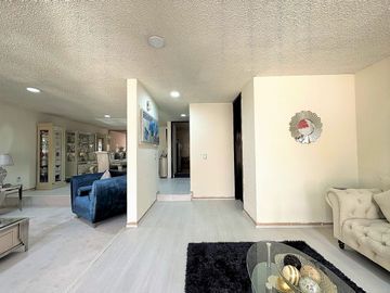 Casa en Valle Dorado (Ideal para remodelar)