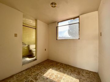 Casa en Valle Dorado (Ideal para remodelar)