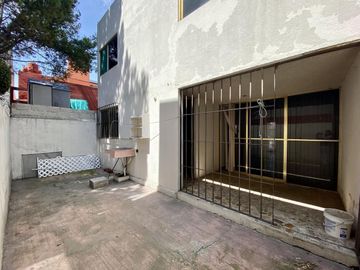 Casa en Valle Dorado (Ideal para remodelar)