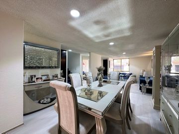 Casa en Valle Dorado (Ideal para remodelar)