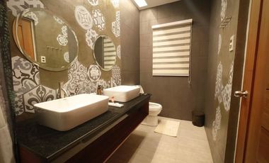 For Sale: 5 Bedroom House in Maribago, Lapu-Lapu