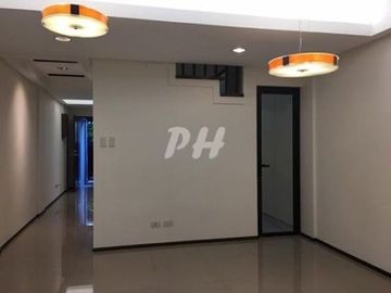 PH947 Townhouse in Project 8 for sale At 8.2M