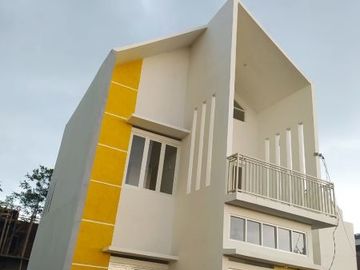 Rumah Gaya Eropa Cihanjuang Villas Dekat Lembang Harga Murah