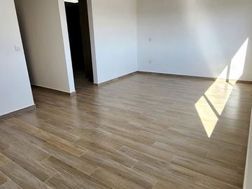 Casa en Lomas de Juriquilla con Recámara en planta baja  IG/J2