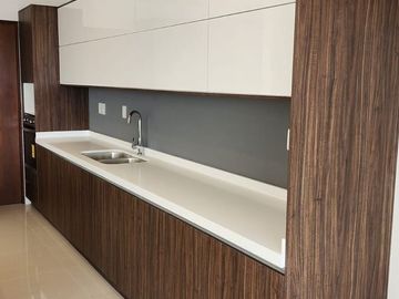 Casa en Lomas de Juriquilla con Recámara en planta baja  IG/J2