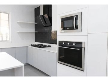 SE VENDE HERMOSA CASA EN VILLA LUCRE- ALTOS DE SAN RAFAEL  REMODELADA