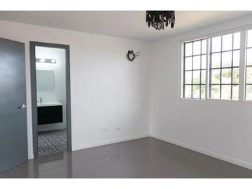 SE VENDE HERMOSA CASA EN VILLA LUCRE- ALTOS DE SAN RAFAEL  REMODELADA