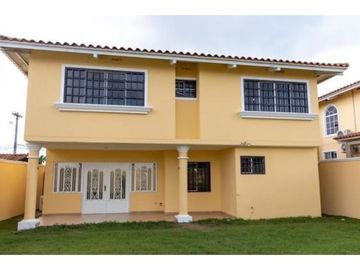 SE VENDE HERMOSA CASA EN VILLA LUCRE- ALTOS DE SAN RAFAEL  REMODELADA