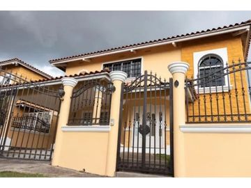 SE VENDE HERMOSA CASA EN VILLA LUCRE- ALTOS DE SAN RAFAEL  REMODELADA