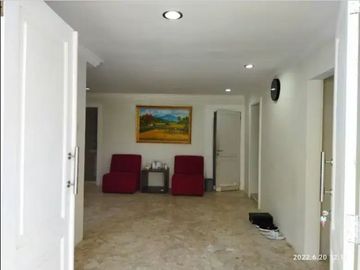 Rumah di Villa Imperial Jemursari Butuh Cepat Laku