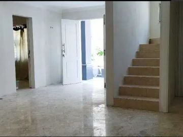 Rumah di Villa Imperial Jemursari Butuh Cepat Laku