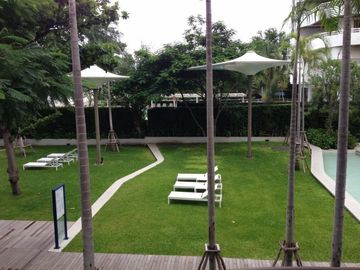 LUXURY HUA HIN 3 BED / 3 BATH CORNER CONDO WITH POOL AND SEA VIEWS!!!