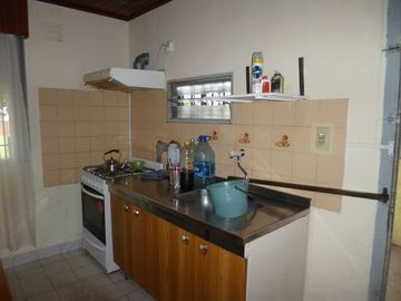 IMPORTANTE PROPIEDAD CUENTA CON CASA PRINCIPAL, UN LOCAL COMERCIAL Y UN DEPARTAMENTO.