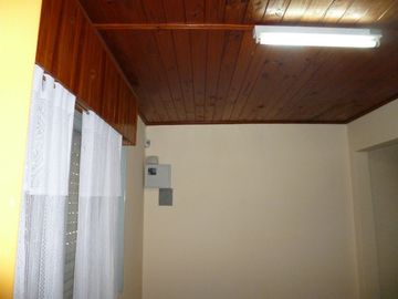 IMPORTANTE PROPIEDAD CUENTA CON CASA PRINCIPAL, UN LOCAL COMERCIAL Y UN DEPARTAMENTO.