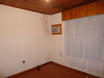 IMPORTANTE PROPIEDAD CUENTA CON CASA PRINCIPAL, UN LOCAL COMERCIAL Y UN DEPARTAMENTO.
