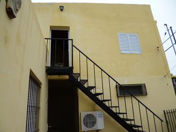 IMPORTANTE PROPIEDAD CUENTA CON CASA PRINCIPAL, UN LOCAL COMERCIAL Y UN DEPARTAMENTO.