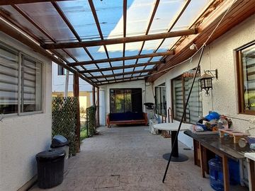 Hermosa Casa en venta de 6 dorm. en Lo Figueroa sitio de 1ha