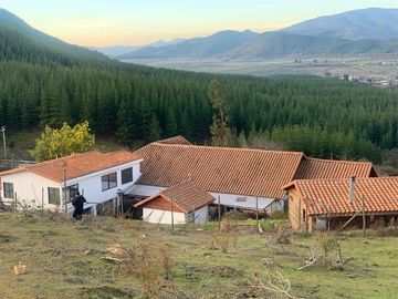 Hermosa Casa en venta de 6 dorm. en Lo Figueroa sitio de 1ha