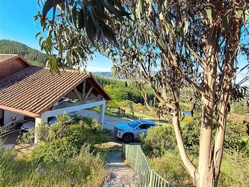 Hermosa Casa en venta de 6 dorm. en Lo Figueroa sitio de 1ha