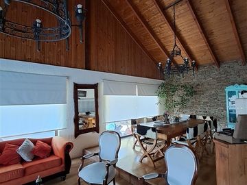 Hermosa Casa en venta de 6 dorm. en Lo Figueroa sitio de 1ha