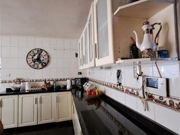 Hermosa Casa en venta de 6 dorm. en Lo Figueroa sitio de 1ha