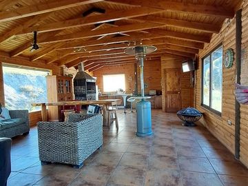 Hermosa Casa en venta de 6 dorm. en Lo Figueroa sitio de 1ha