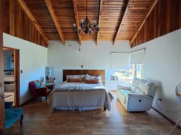 Hermosa Casa en venta de 6 dorm. en Lo Figueroa sitio de 1ha