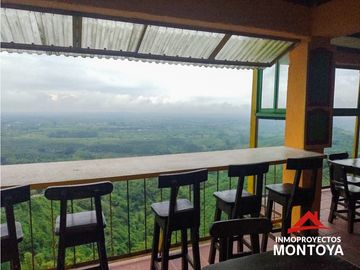 Casa campestre comercial sobre la vía hacia Altagracia, Pereira