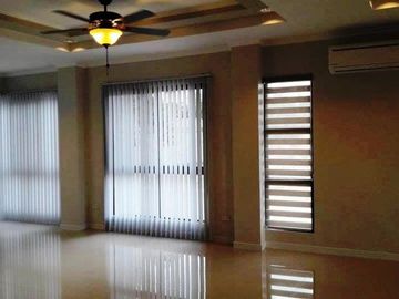 3-Storey Modern House With Pool For Sale in Angeles City