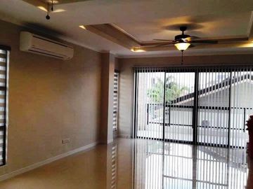 3-Storey Modern House With Pool For Sale in Angeles City
